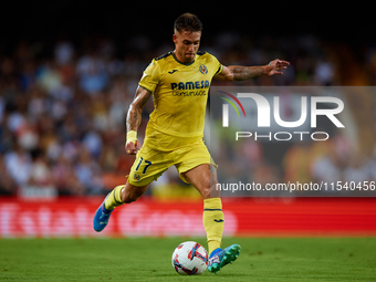 Kiko Femenia of Villarreal CF is in action during the LaLiga EA Sports match between Valencia CF and Villarreal CF at Mestalla stadium in Va...