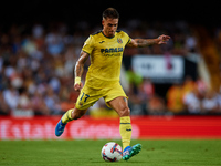 Kiko Femenia of Villarreal CF is in action during the LaLiga EA Sports match between Valencia CF and Villarreal CF at Mestalla stadium in Va...