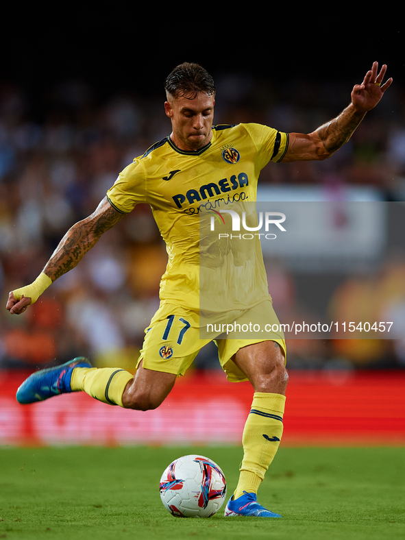 Kiko Femenia of Villarreal CF is in action during the LaLiga EA Sports match between Valencia CF and Villarreal CF at Mestalla stadium in Va...