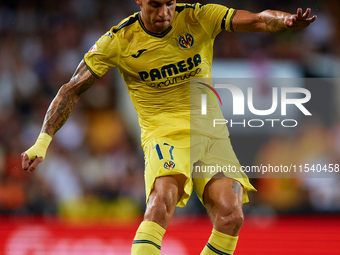 Kiko Femenia of Villarreal CF is in action during the LaLiga EA Sports match between Valencia CF and Villarreal CF at Mestalla stadium in Va...