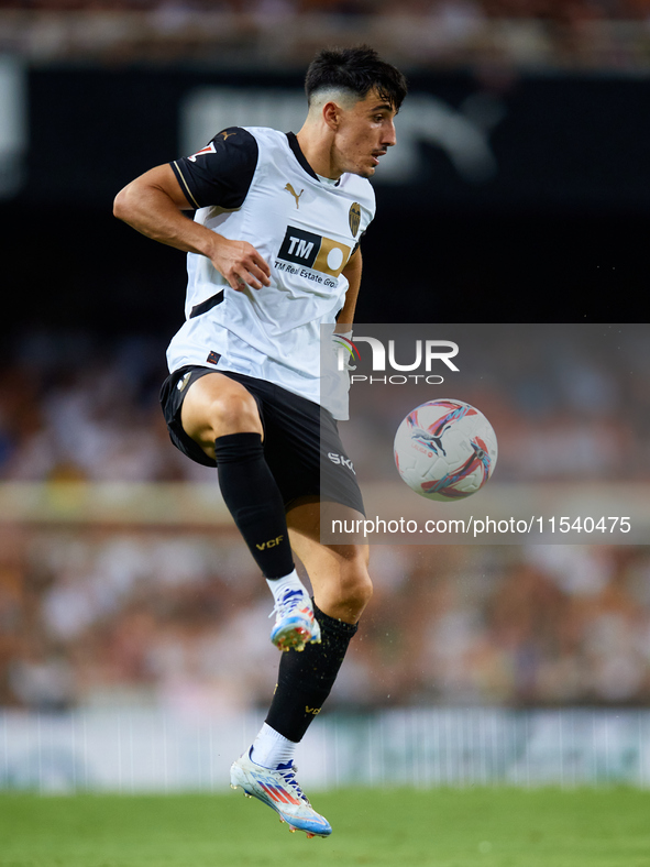 Diego Lopez of Valencia CF is in action during the LaLiga EA Sports match between Valencia CF and Villarreal CF at Mestalla stadium in Valen...