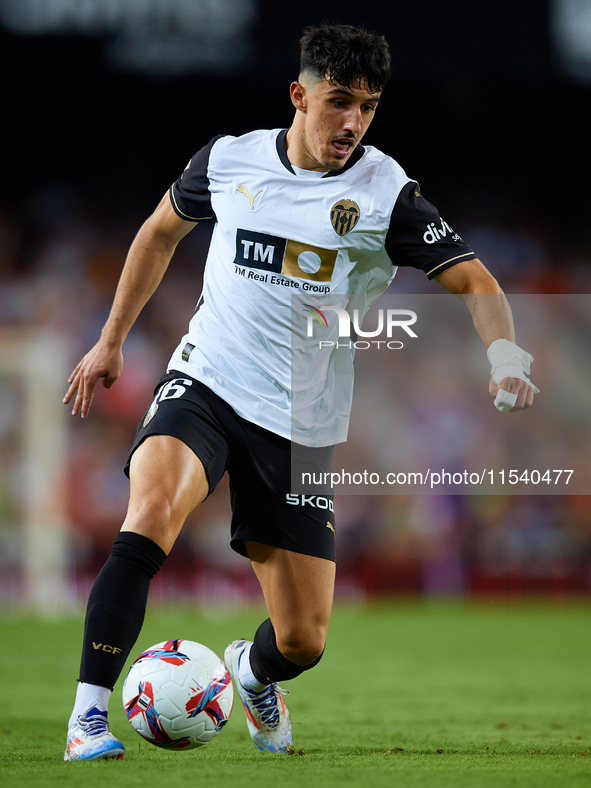 Diego Lopez of Valencia CF is in action during the LaLiga EA Sports match between Valencia CF and Villarreal CF at Mestalla stadium in Valen...