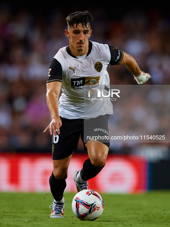 Diego Lopez of Valencia CF is in action during the LaLiga EA Sports match between Valencia CF and Villarreal CF at Mestalla stadium in Valen...