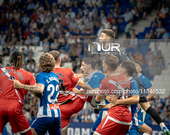 Joan Garcia during the LaLiga EA Sports match between RCD Espanyol de Barcelona and Rayo Vallecano, on August 31, 2024.  