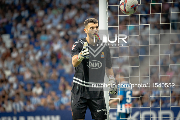 Joan Garcia during the LaLiga EA Sports match between RCD Espanyol de Barcelona and Rayo Vallecano, on August 31, 2024.  