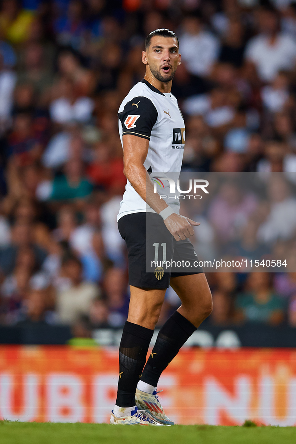 Rafa Mir of Valencia CF looks on during the LaLiga EA Sports match between Valencia CF and Villarreal CF at Mestalla stadium in Valencia, Sp...