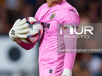 Diego Conde of Villarreal CF looks on during the LaLiga EA Sports match between Valencia CF and Villarreal CF at Mestalla stadium in Valenci...