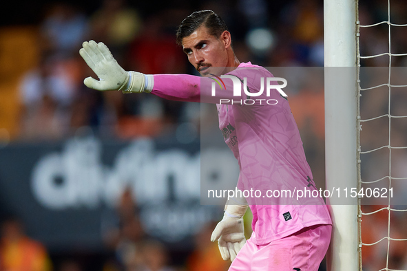 Diego Conde of Villarreal CF reacts during the LaLiga EA Sports match between Valencia CF and Villarreal CF at Mestalla stadium in Valencia,...