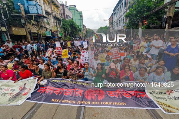 Junior doctors take to the street demanding the resignation of the current Commissioner of Police of Kolkata regarding alleged tampering of...