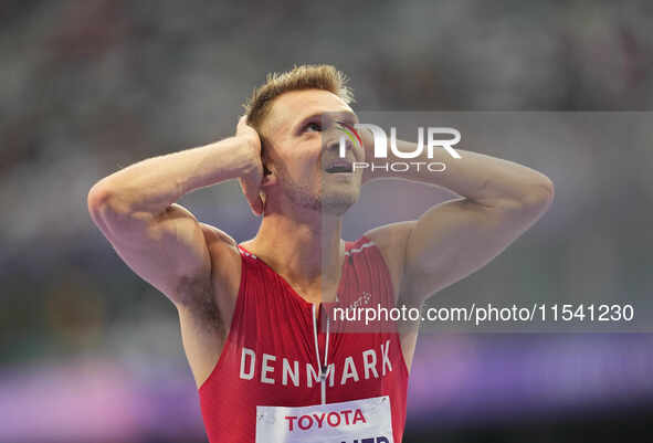 Daniel Wagner of Denmark celebrates winning silver in Men's 100m - T63 Final during the Paris 2024 Paralympic Games at Stade de France on Se...