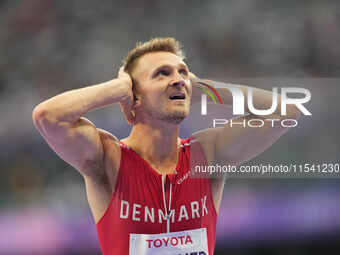 Daniel Wagner of Denmark celebrates winning silver in Men's 100m - T63 Final during the Paris 2024 Paralympic Games at Stade de France on Se...