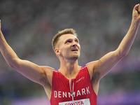 Daniel Wagner of Denmark celebrates winning silver in Men's 100m - T63 Final during the Paris 2024 Paralympic Games at Stade de France on Se...