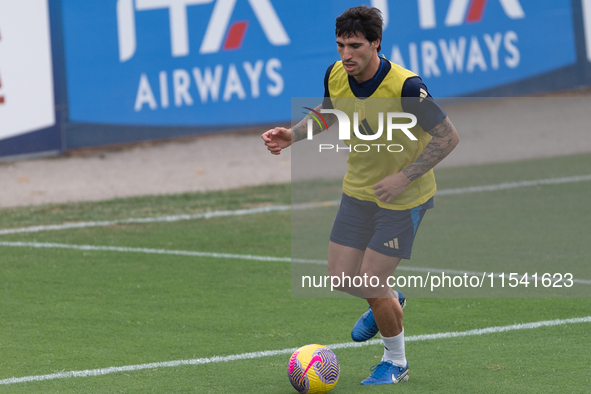 Sandro Tonali attends the Italian national team training in Florence, Italy, at Centro Tecnico Federale in Coverciano 