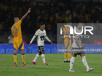 Guido Pizarro #19 of Tigres during Matchday 6 against Pumas as part of the Torneo de Apertura 2024 Liga MX at Estadio Olimpico Universitario...