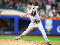 Boston Red Sox pitcher Josh Winckowski #25 throws during the sixth inning of the baseball game against the New York Mets at Citi Field in Co...