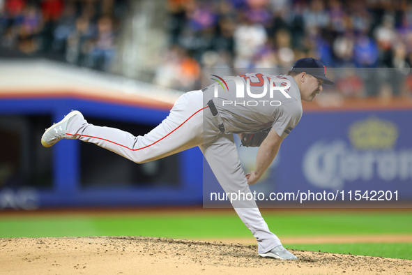 Boston Red Sox pitcher Josh Winckowski #25 throws during the sixth inning of the baseball game against the New York Mets at Citi Field in Co...