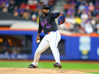 New York Mets starting pitcher Luis Severino #40 throws during the second inning of the baseball game against the Boston Red Sox at Citi Fie...