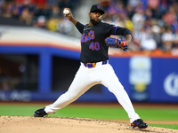 New York Mets starting pitcher Luis Severino #40 throws during the second inning of the baseball game against the Boston Red Sox at Citi Fie...