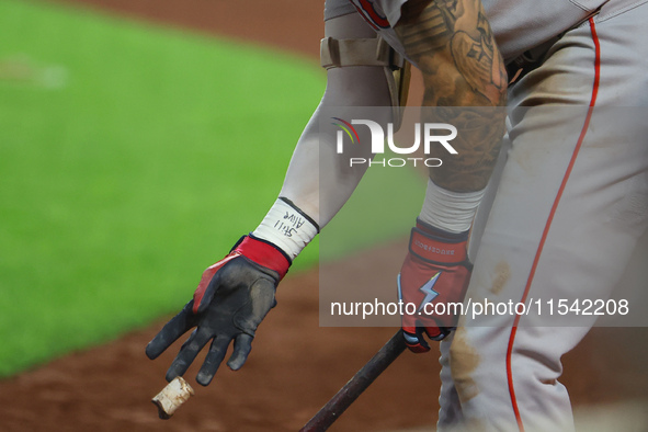 Boston Red Sox Jarren Duran #16 drops the stick while on deck during the eighth inning of the baseball game against the New York Mets at Cit...