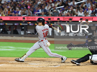 Boston Red Sox Jarren Duran #16 singles during the third inning of the baseball game against the New York Mets at Citi Field in Corona, N.Y....