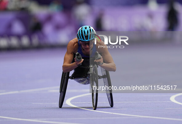 Susannah Scaroni of United States of America celebrates winning bronze in Women's 1500m - T54 Final during the Paris 2024 Paralympic Games a...