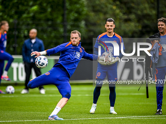 Netherlands goalkeepers Mark Flekken and Nick Olij during the training and press conference for the Netherlands Nations League season 2024-2...