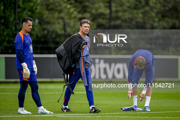 Netherlands goalkeeper Nick Olij and Netherlands goalkeeper trainer Patrick Lodewijks during the training and press conference for the Nethe...