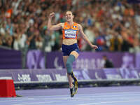 Kimberly Alkemade of Netherlands celebrates winning gold in Women's 200m - T64 Final during the Paris 2024 Paralympic Games at Stade de Fran...