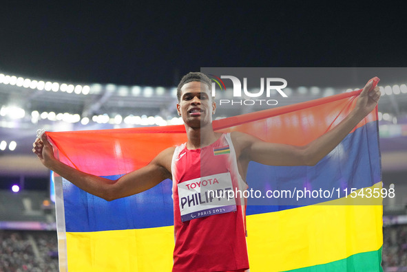 Luis Felipe Rodriguez Bolivar of Venezuela celebrates winning bronze in Men's 400m - T20 Final during the Paris 2024 Paralympic Games at Sta...