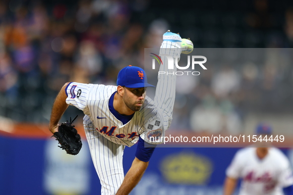 New York Mets starting pitcher David Peterson #23 throws during the second inning of the baseball game against the Boston Red Sox at Citi Fi...