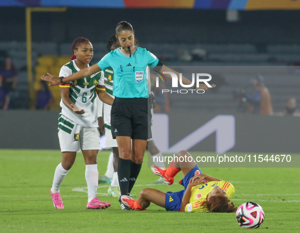 Gabriela Rodriguez of Colombia and Toko Njoya of Cameroon fight for the ball during the FIFA U-20 Women's World Cup 2024 match between Colom...