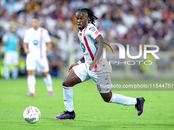 Warren Bondo of AC Monza in action during the Serie A Enilive match between ACF Fiorentina and AC Monza at Stadio Artemio Franchi on Septemb...