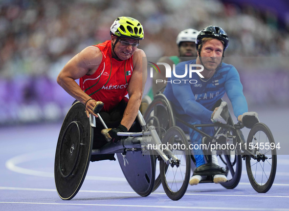 Juan Pablo Cervantes Garcia of Mexico celebrates winning gold in Men's 100m - T54 Final during the Paris 2024 Paralympic Games at Stade de F...