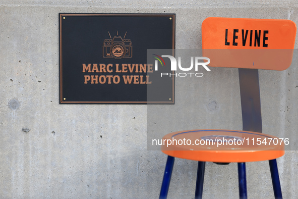 The New York Mets pay tribute to their long-time photographer Marc Levine by renaming the photo well in his honor before the baseball game a...