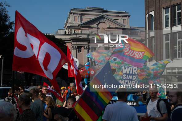 Thousands of people take part in a demonstration against an AF politician event for community dialogue at Essen Philharmonic Hall in Essen,...