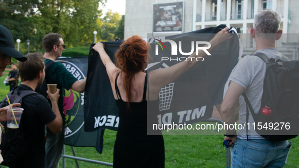 Thousands of people take part in a demonstration against an AF politician event for community dialogue at Essen Philharmonic Hall in Essen,...