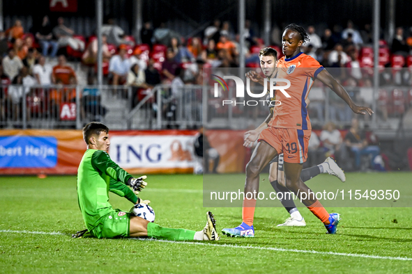 North Macedonia goalkeeper Marko Alchevski and Netherlands player Emmanuel Emegha during the match between the Netherlands and North Macedon...