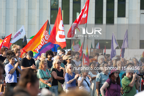 Thousands of people take part in a demonstration against an AF politician event for community dialogue at Essen Philharmonic Hall in Essen,...