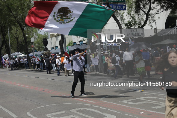 Judiciary workers block the streets near the Senate of Mexico, blocking access to legislators, while demonstrating to protest against the Ju...