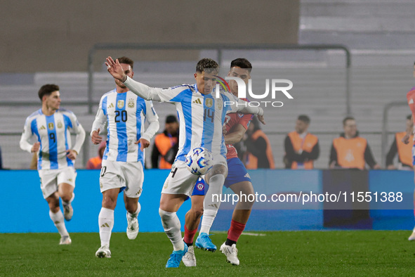 Enzo Fernandez of Argentina is in action during the FIFA World Cup 2026 Qualifier match between Argentina and Chile at Estadio Mas Monumenta...