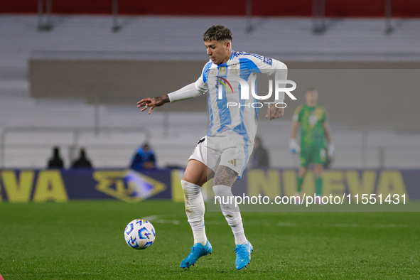 Enzo Fernandez of Argentina is in action during the FIFA World Cup 2026 Qualifier match between Argentina and Chile at Estadio Mas Monumenta...