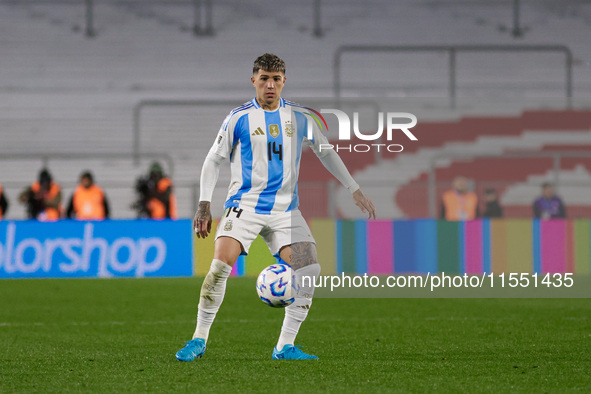 Enzo Fernandez of Argentina is in action during the FIFA World Cup 2026 Qualifier match between Argentina and Chile at Estadio Mas Monumenta...