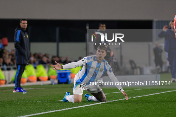 Enzo Fernandez of Argentina gestures during the FIFA World Cup 2026 Qualifier match between Argentina and Chile at Estadio Mas Monumental An...