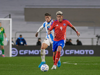 Carlos Palacios of Chile and Enzo Fernandez of Argentina are in action during the FIFA World Cup 2026 Qualifier match between Argentina and...