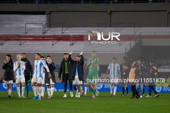 Argentina players gesture after the FIFA World Cup 2026 Qualifier match between Argentina and Chile at Estadio Mas Monumental Antonio Vespuc...