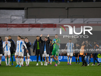 Argentina players gesture after the FIFA World Cup 2026 Qualifier match between Argentina and Chile at Estadio Mas Monumental Antonio Vespuc...