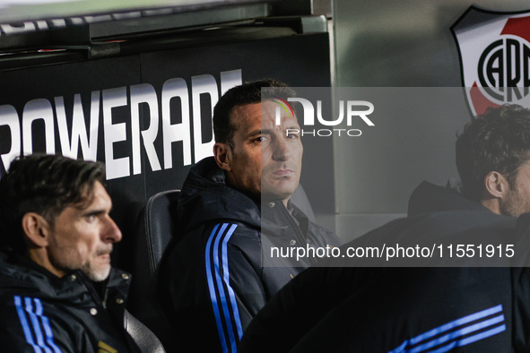 Lionel Scaloni, Coach of Argentina, looks on before the FIFA World Cup 2026 Qualifier match between Argentina and Chile at Estadio Mas Monum...