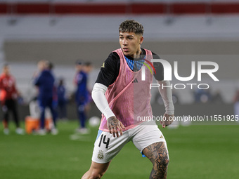 Enzo Fernandez of Argentina warms up before the FIFA World Cup 2026 Qualifier match between Argentina and Chile at Estadio Mas Monumental An...