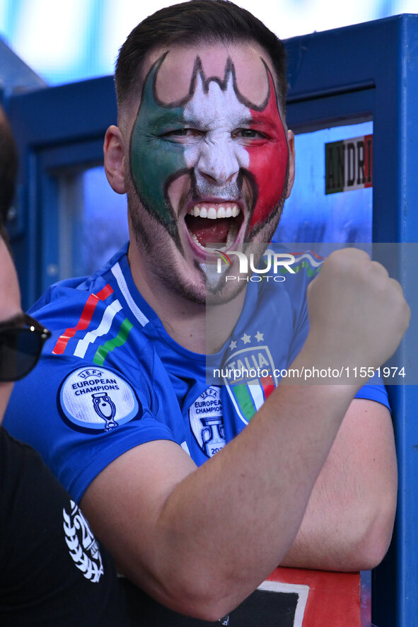 A supporter of Italy during the UEFA National League Matchday 1 match between France and Italy at the Parc des Princes Stadium in Paris, Fra...