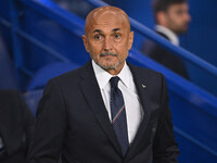 Luciano Spalletti coaches Italy during the UEFA National League Matchday 1 match between France and Italy at the Parc des Princes Stadium in...